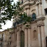 Casa Lucrezia *